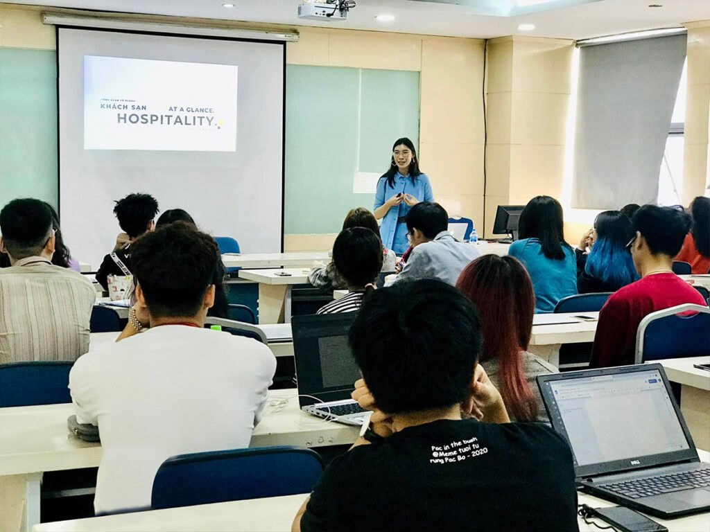 TỔNG GIÁM ĐỐC NGUYỄN NGỌC MỸ CHIA SẺ VỚI SINH VIÊN ĐẠI HỌC NGOẠI THƯƠNG VỀ NGÀNH KHÁCH SẠN